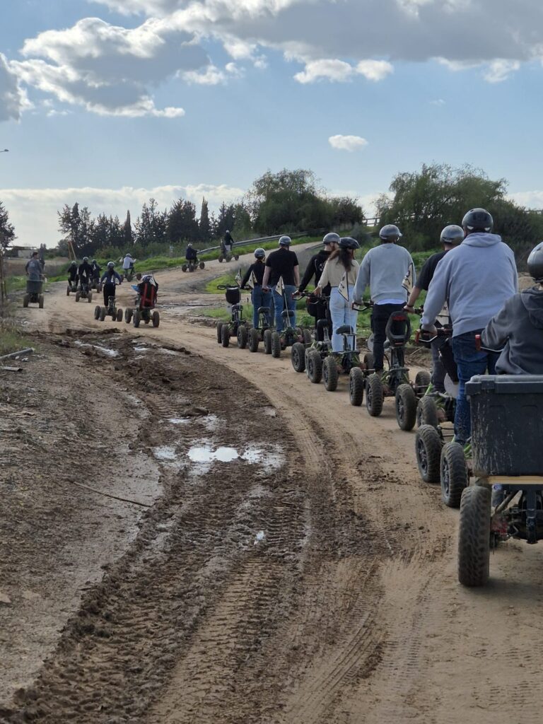 יום גיבוש עם איזיריידר